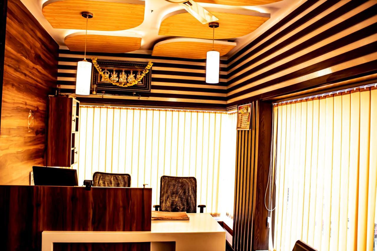 Hotel Royal Suites Bangalore Bagian luar foto