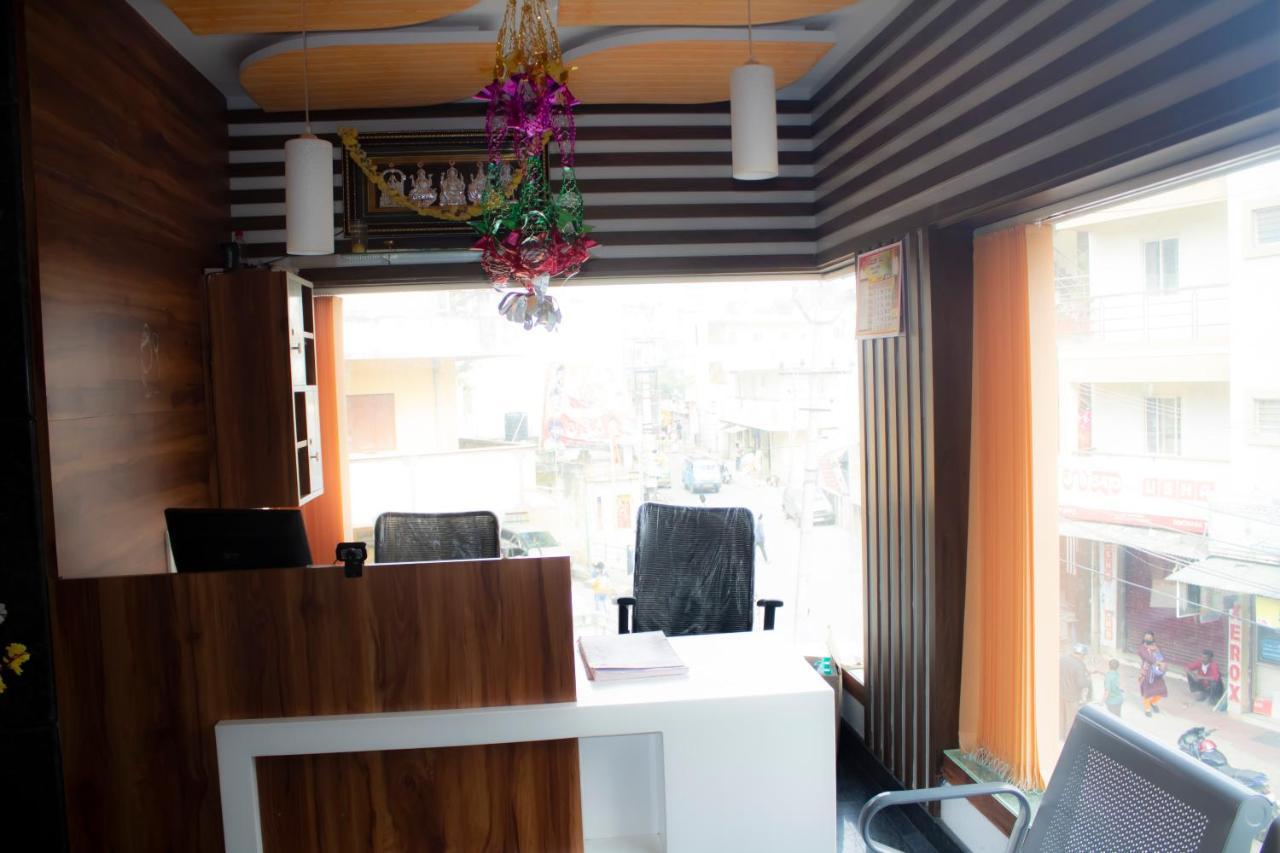 Hotel Royal Suites Bangalore Bagian luar foto
