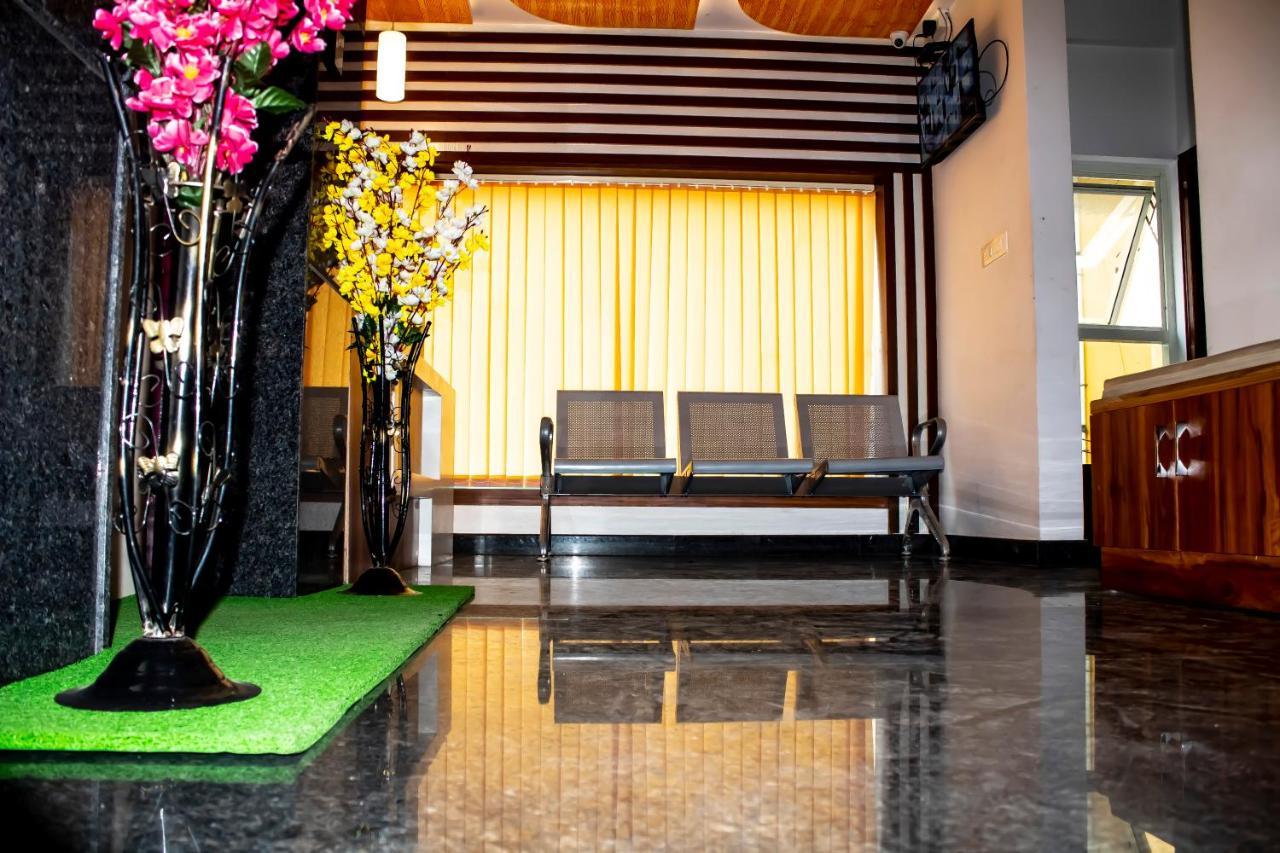 Hotel Royal Suites Bangalore Bagian luar foto