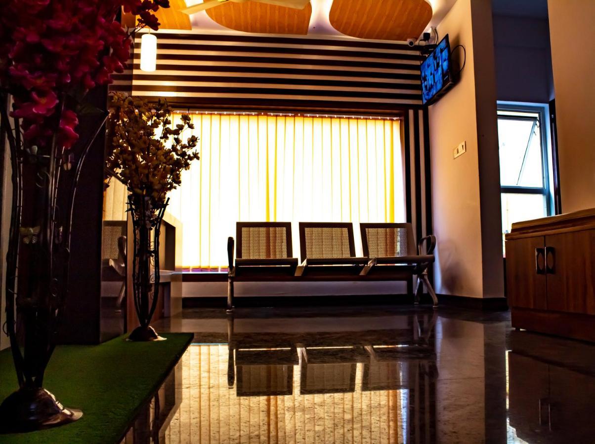 Hotel Royal Suites Bangalore Bagian luar foto